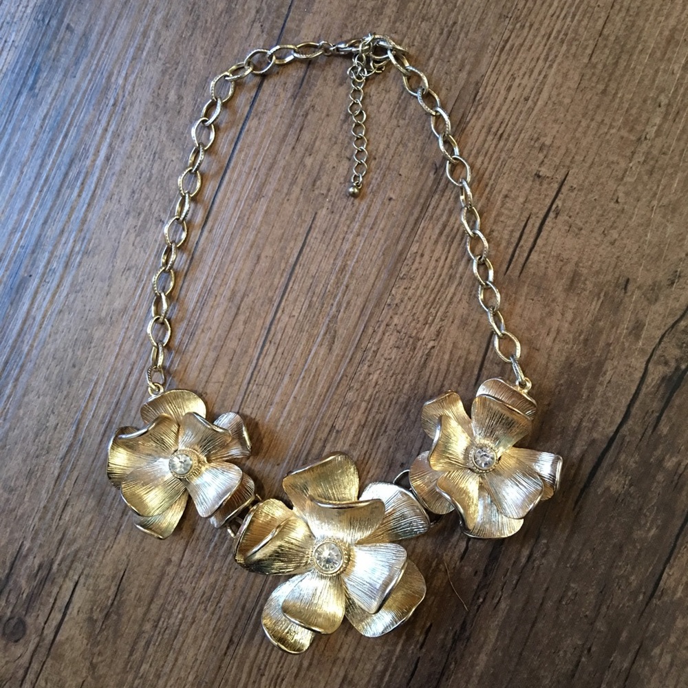 Gold flower necklace